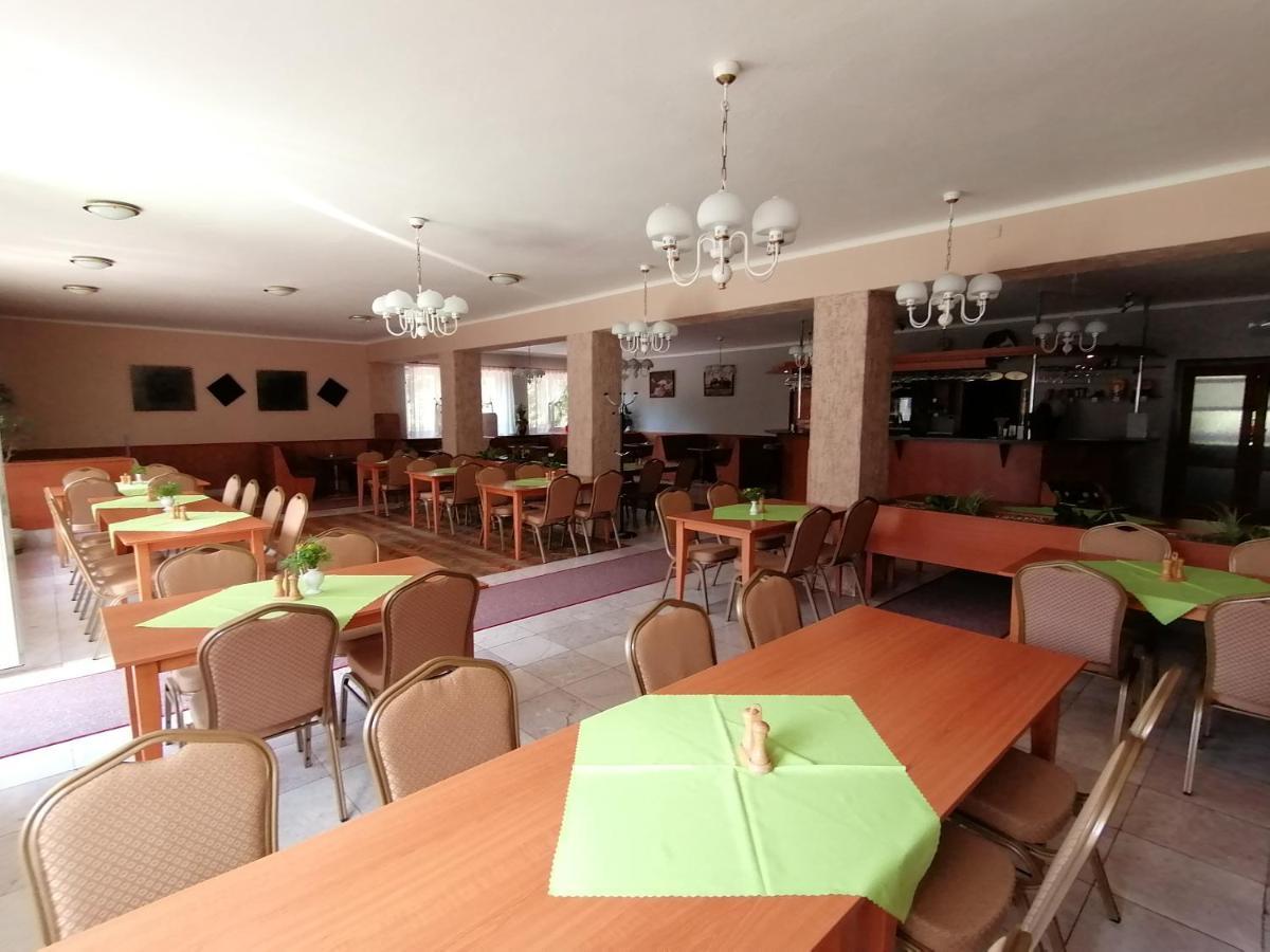 Bungalovy Pri Hoteli Spojar Žiar Buitenkant foto
