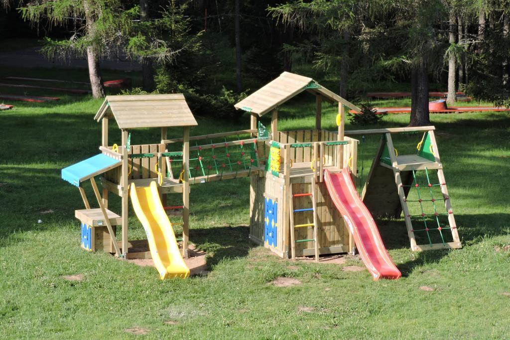 Bungalovy Pri Hoteli Spojar Žiar Buitenkant foto